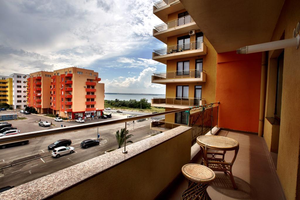 Theo Summerland Seaview Мамая Екстериор снимка